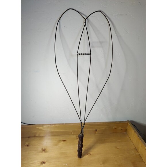 Vintage Looped Offset Wooden Handle Rug Beater ~ 12x30" - Picture 4 of 7